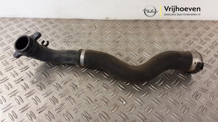 Gebrauchte Intercooler Schlauch Opel Meriva (B) 1.3 CDTI 16V Preis € 40,00 Margenregelung angeboten von Autodemontage Vrijhoeven B.V.