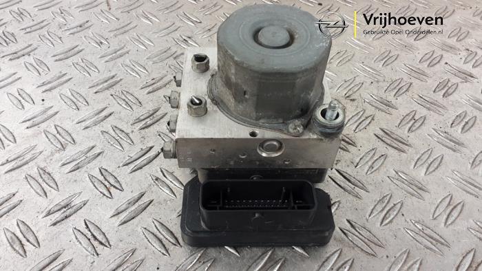 Begagnade ABS-pump Opel Meriva (B) 1.3 CDTI 16V Pris € 225,00 Marginaltabell erbjuds av Autodemontage Vrijhoeven B.V.