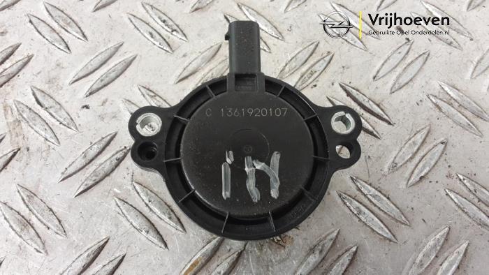 Begagnade Kamaxelsensor Opel Astra K Sports Tourer 1.4 Turbo 12V Pris € 50,00 Marginaltabell erbjuds av Autodemontage Vrijhoeven B.V.