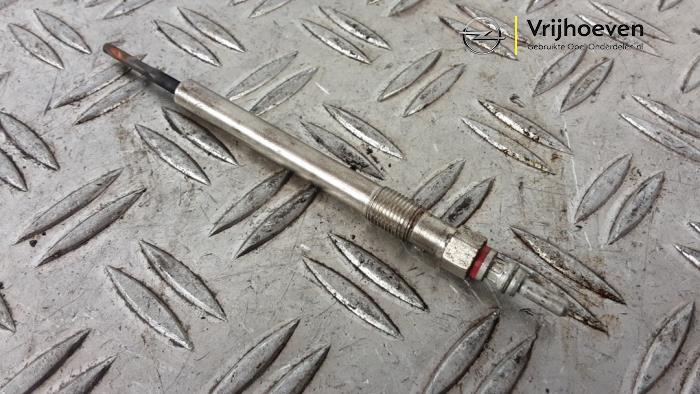 Glow plug from a Opel Astra K Sports Tourer 1.6 CDTI 110 16V 2018