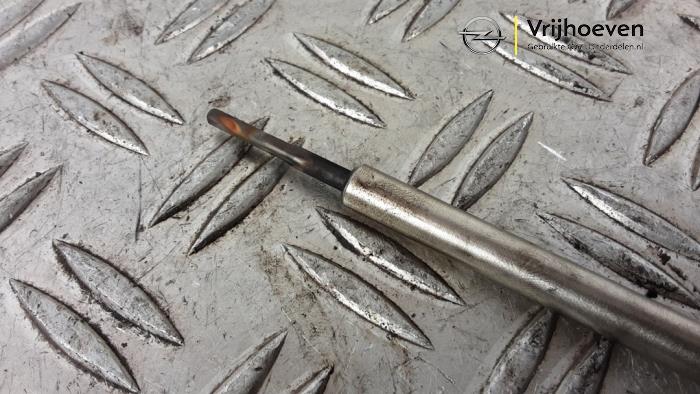 Glow plug from a Opel Astra K Sports Tourer 1.6 CDTI 110 16V 2018