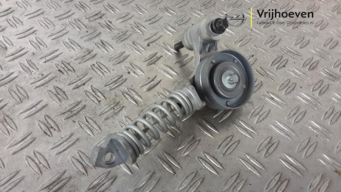 Usados Tensor correa múltiple Opel Corsa D 1.4 16V Twinport Precio € 50,00 Norma de margen ofrecido por Autodemontage Vrijhoeven B.V.