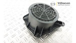 Usagé Haut-parleur Opel Astra L (F3/FB/FM/FP) 1.2 Turbo 110 12V Prix € 25,00 Prix TTC proposé par Autodemontage Vrijhoeven B.V.