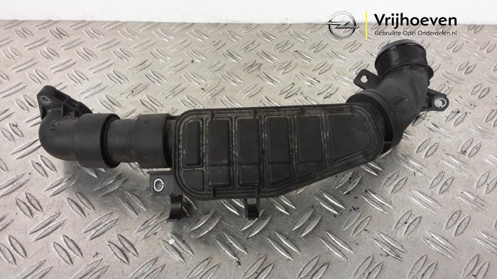 Usagé Tube intercooler Opel Grandland (X) 1.2 Turbo 12V Prix € 25,00 Règlement à la marge proposé par Autodemontage Vrijhoeven B.V.