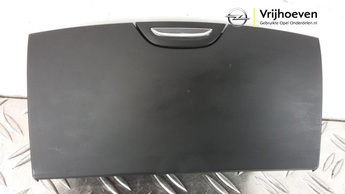 Używane Schowek Opel Zafira Tourer (P12) 2.0 CDTI 16V 165 Ecotec Cena € 20,00 Procedura marży oferowane przez Autodemontage Vrijhoeven B.V.