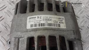 Dynamo van een Opel Combo 1.4 16V ecoFlex 2012