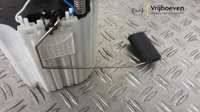 Pompe carburant électrique d'un Opel Zafira Tourer (P12) 1.6 SIDI Eco Turbo 16V 2014