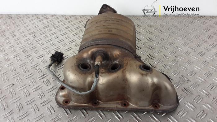 Gebrauchte Abgaskrümmer + Katalysator Opel Corsa D 1.4 16V Twinport Preis € 250,00 Margenregelung angeboten von Autodemontage Vrijhoeven B.V.