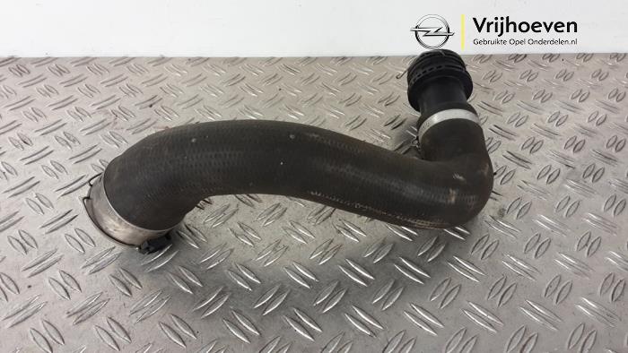 Gebrauchte Intercooler Schlauch Opel Astra K Sports Tourer 1.4 Turbo 16V Preis € 30,00 Margenregelung angeboten von Autodemontage Vrijhoeven B.V.