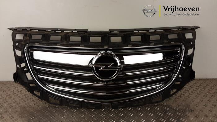 Używane Grill Opel Insignia Sports Tourer 2.0 CDTI 16V 130 ecoFLEX Cena € 200,00 Procedura marży oferowane przez Autodemontage Vrijhoeven B.V.