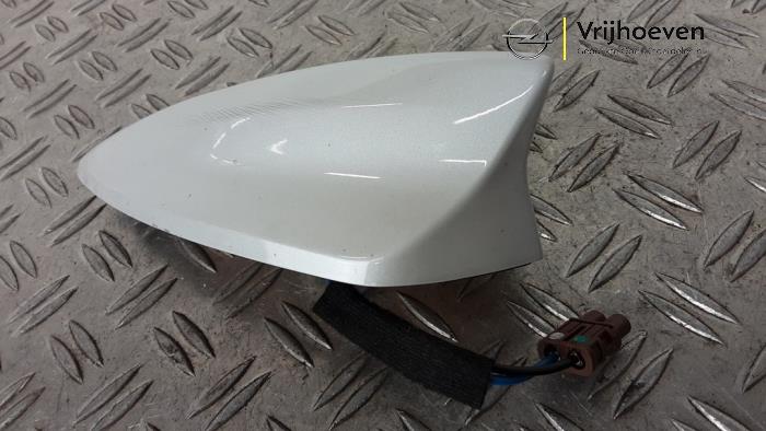 Używane Antena Opel Insignia Sports Tourer 2.0 GSi Turbo 16V 4x4 Cena € 35,00 Procedura marży oferowane przez Autodemontage Vrijhoeven B.V.
