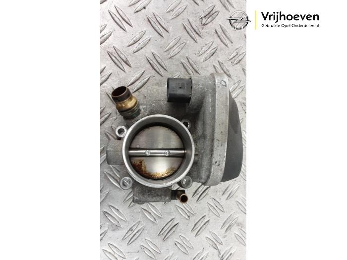 Usagé Boitier papillon Opel Astra H Twin Top (L67) 1.8 16V Prix € 30,00 Règlement à la marge proposé par Autodemontage Vrijhoeven B.V.