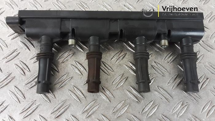 Usagé Bobine Opel Astra J (PC6/PD6/PE6/PF6) 1.4 Turbo 16V Prix € 40,00 Règlement à la marge proposé par Autodemontage Vrijhoeven B.V.