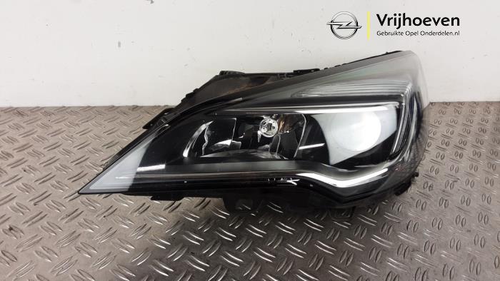 Używane Reflektor lewy Opel Astra K Sports Tourer 1.6 CDTI 136 16V Cena € 200,00 Procedura marży oferowane przez Autodemontage Vrijhoeven B.V.