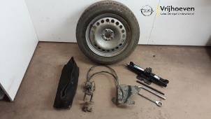 Usagé Mécanique de suspension roue de secours Opel Combo 1.3 CDTI 16V ecoFlex Prix € 120,00 Règlement à la marge proposé par Autodemontage Vrijhoeven B.V.