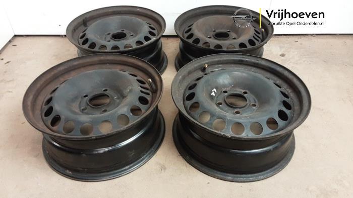 Hjuluppsättning från en Opel Astra H (L48)  2006