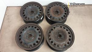 Usagé Kit jantes Opel Vectra C Caravan Prix € 80,00 Règlement à la marge proposé par Autodemontage Vrijhoeven B.V.
