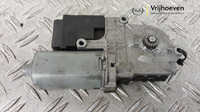 Używane Silnik szyberdachu Opel Meriva (B) 1.7 CDTI 16V Cena € 35,00 Procedura marży oferowane przez Autodemontage Vrijhoeven B.V.