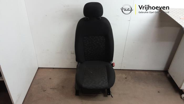 Używane Fotel prawy Opel Combo 1.3 CDTI 16V ecoFlex Cena € 100,00 Procedura marży oferowane przez Autodemontage Vrijhoeven B.V.