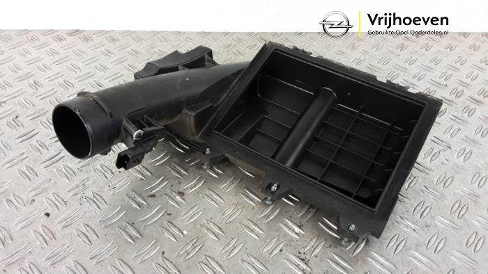 Begagnade Luftfilterhus Opel Crossland (X) 1.5 CDTI 100 Pris € 35,00 Marginaltabell erbjuds av Autodemontage Vrijhoeven B.V.