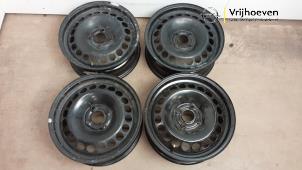 Begagnade Hjuluppsättning Opel Corsa D 1.2 16V Pris € 80,00 Marginaltabell erbjuds av Autodemontage Vrijhoeven B.V.