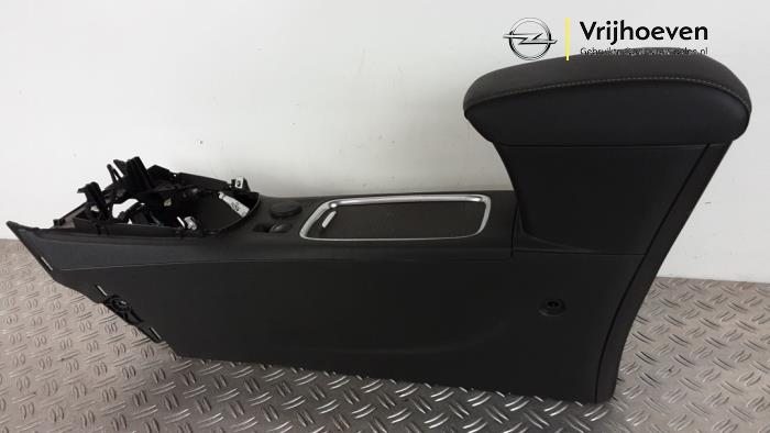 Begagnade Armstöd Opel Astra K Sports Tourer 1.5 CDTi 122 12V Pris € 99,99 Inklusive moms erbjuds av Autodemontage Vrijhoeven B.V.