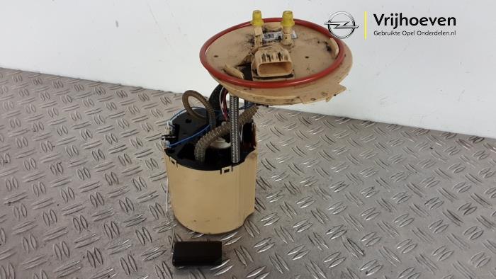 Usagé Pompe à carburant Opel Astra K Sports Tourer 1.5 CDTi 122 12V Prix € 75,00 Prix TTC proposé par Autodemontage Vrijhoeven B.V.