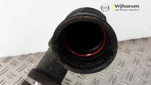 Intercooler Schlauch van een Opel Astra J (PC6/PD6/PE6/PF6) 2.0 CDTI 16V 165 Ecotec 2014