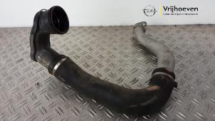 Intercooler Schlauch van een Opel Astra J (PC6/PD6/PE6/PF6) 2.0 CDTI 16V 165 Ecotec 2014