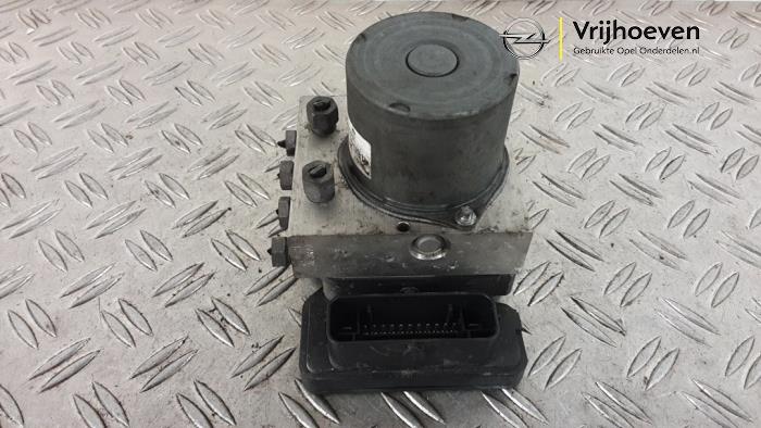 Begagnade ABS-pump Opel Astra K 1.0 SIDI Turbo 12V Pris € 80,00 Marginaltabell erbjuds av Autodemontage Vrijhoeven B.V.