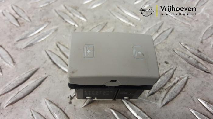 Gebrauchte Schiebedach Schalter Opel Meriva (B) 1.4 Turbo 16V ecoFLEX Preis € 10,00 Margenregelung angeboten von Autodemontage Vrijhoeven B.V.