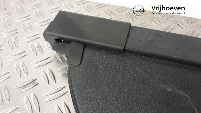 Bâche coffre à bagages d'un Opel Astra K Sports Tourer 1.5 CDTi 122 12V 2019