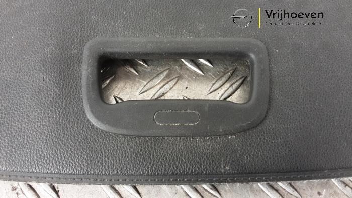 Bâche coffre à bagages d'un Opel Astra K Sports Tourer 1.5 CDTi 122 12V 2019