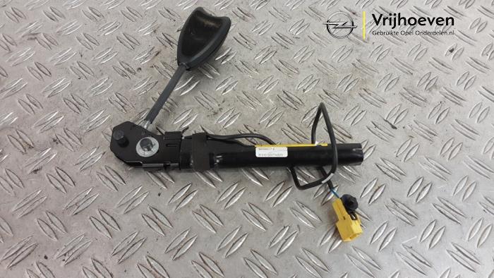 Begagnade Bältessträckare, vänster Opel Meriva (B) 1.7 CDTI 16V Pris € 50,00 Marginaltabell erbjuds av Autodemontage Vrijhoeven B.V.