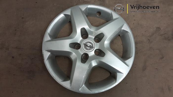 Używane Kolpak Opel Astra H GTC (L08) 1.4 16V Twinport Cena € 20,00 Procedura marży oferowane przez Autodemontage Vrijhoeven B.V.