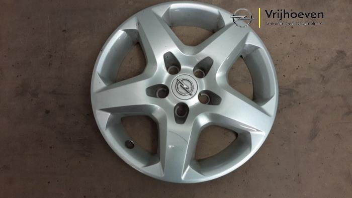 Używane Kolpak Opel Astra H GTC (L08) 1.4 16V Twinport Cena € 20,00 Procedura marży oferowane przez Autodemontage Vrijhoeven B.V.