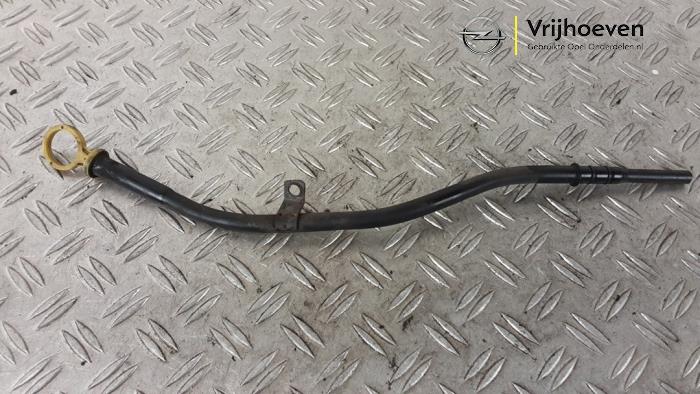 Gebrauchte Ölmessstab Opel Corsa D 1.4 16V Twinport Preis € 30,00 Margenregelung angeboten von Autodemontage Vrijhoeven B.V.