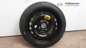 Używane Kolo dojazdowe Opel Karl 1.0 12V Cena € 80,00 Procedura marży oferowane przez Autodemontage Vrijhoeven B.V.