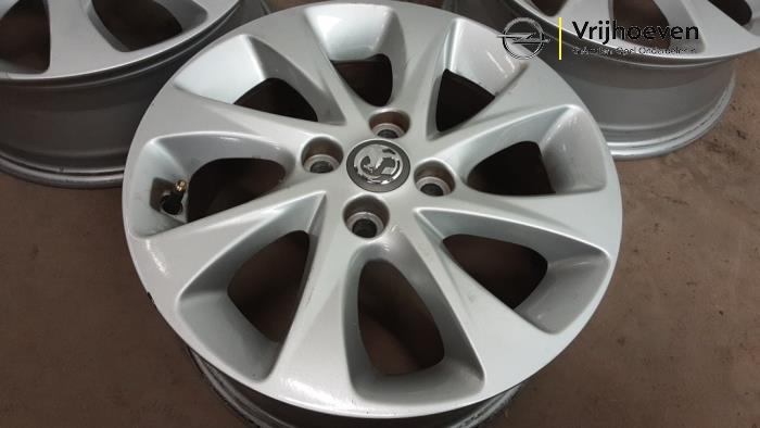 Set of wheels from a Opel Karl 1.0 ecoFLEX 12V 2018