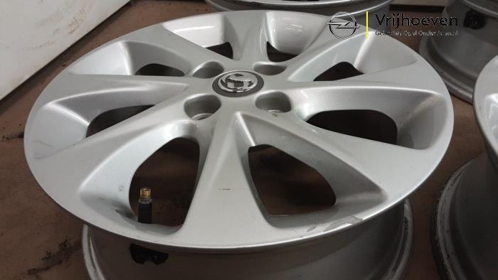 Set of wheels from a Opel Karl 1.0 ecoFLEX 12V 2018