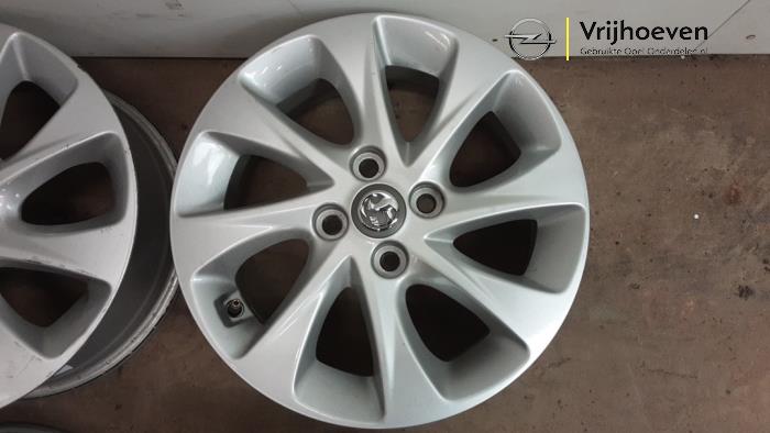 Set of wheels from a Opel Karl 1.0 ecoFLEX 12V 2018