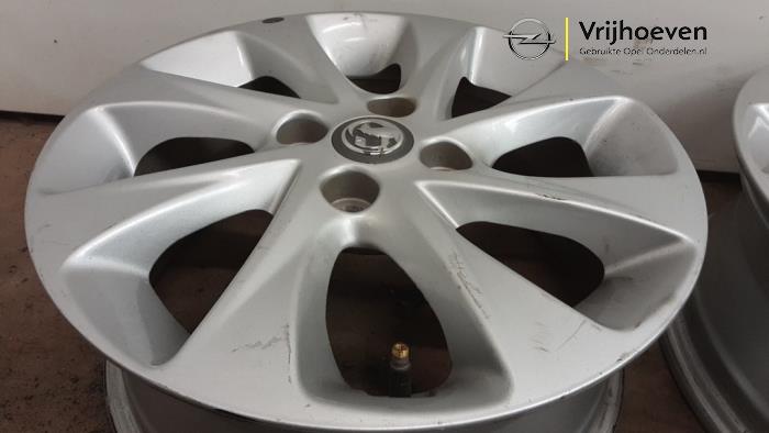 Set of wheels from a Opel Karl 1.0 ecoFLEX 12V 2018