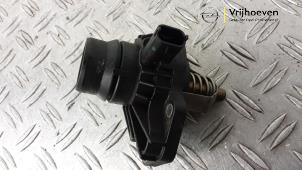 Usados Cuerpo de termostato Opel Zafira Tourer (P12) 1.6 SIDI Eco Turbo 16V Precio € 40,00 Norma de margen ofrecido por Autodemontage Vrijhoeven B.V.