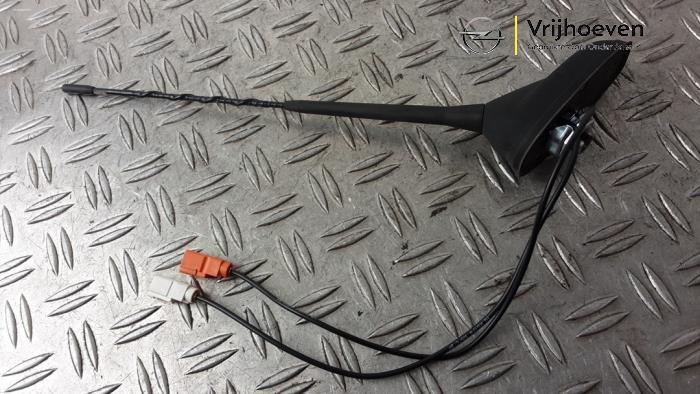 Używane Antena Opel Mokka 1.2 Turbo 12V Cena € 20,00 Procedura marży oferowane przez Autodemontage Vrijhoeven B.V.
