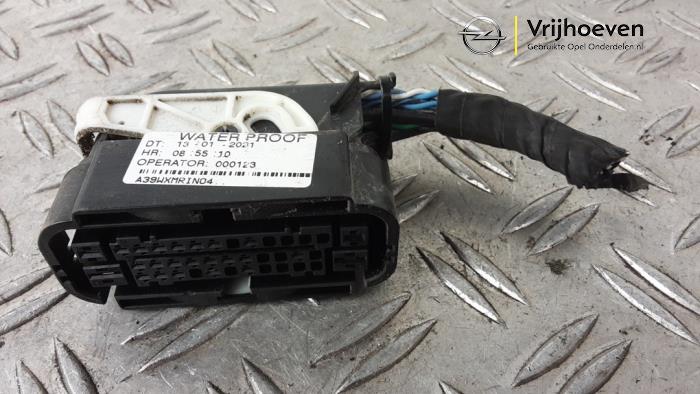 Używane Wtyczka ABS Opel Crossland (X) 1.2 Turbo 12V Euro 6d-temp Cena € 35,00 Procedura marży oferowane przez Autodemontage Vrijhoeven B.V.