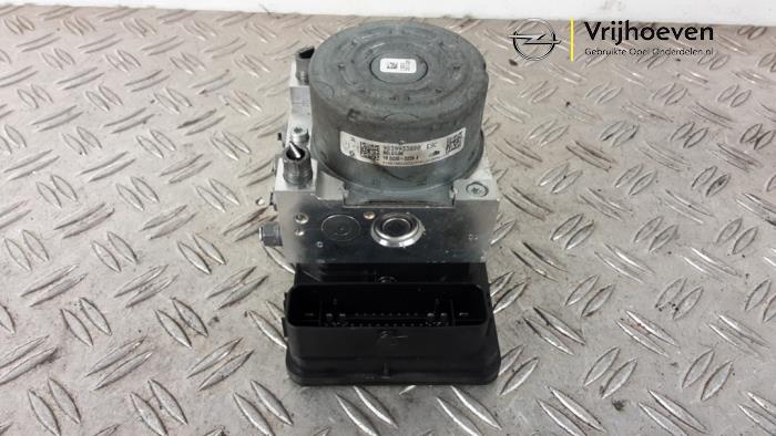 Gebrauchte ABS Pumpe Opel Corsa F (UB/UH/UP) 1.2 Turbo 12V 100 Preis € 140,00 Margenregelung angeboten von Autodemontage Vrijhoeven B.V.