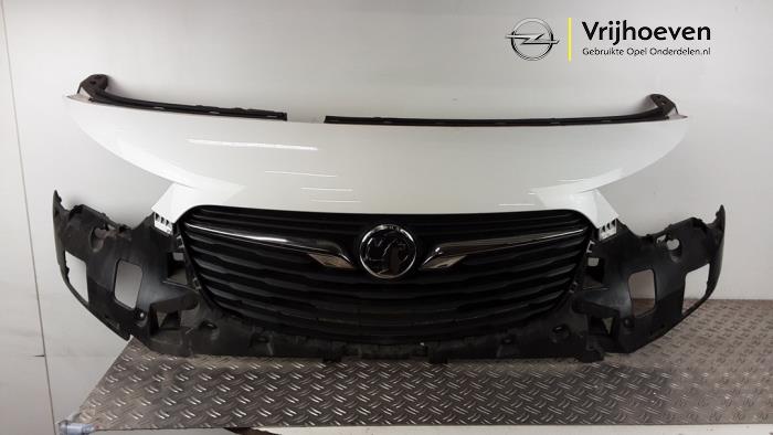 Używane Grill Opel Combo Cargo 1.6 CDTI 100 Cena € 250,00 Procedura marży oferowane przez Autodemontage Vrijhoeven B.V.