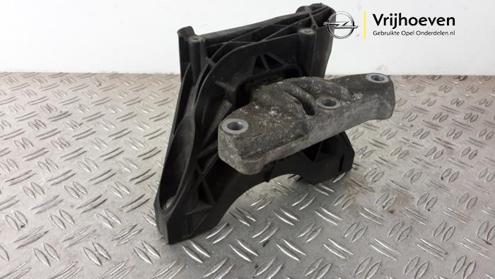 Used Engine mount Opel Combo Cargo 1.6 CDTI 100 Price € 25,00 Margin scheme offered by Autodemontage Vrijhoeven B.V.