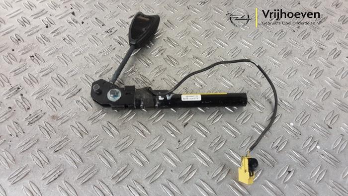 Begagnade Bältessträckare, vänster Opel Meriva (B) 1.4 16V Ecotec Pris € 35,00 Marginaltabell erbjuds av Autodemontage Vrijhoeven B.V.