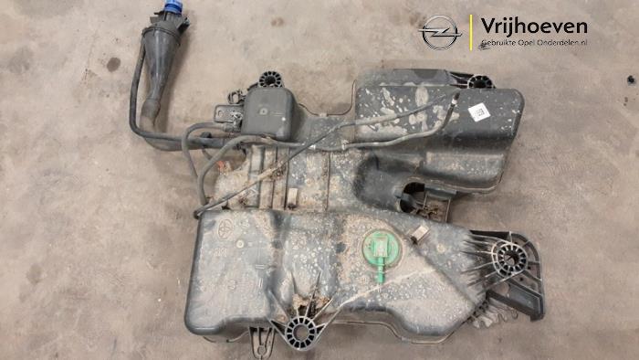 Gebrauchte Adblue Tank Opel Vivaro 2.0 CDTI 122 Preis € 325,00 Margenregelung angeboten von Autodemontage Vrijhoeven B.V.